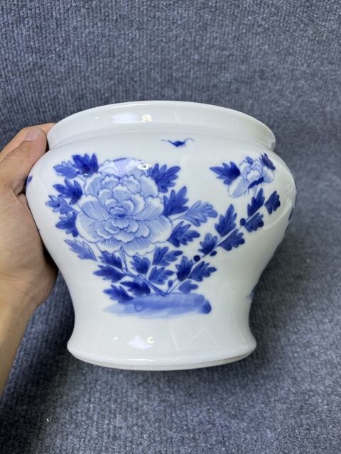 古玩陶瓷青花四季花卉紋馬蹄尊真品鑒賞圖