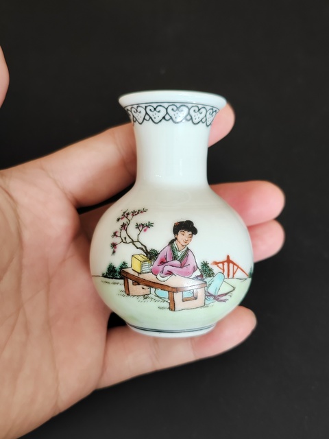 古玩陶瓷仕女瓶拍賣，當前價格88元