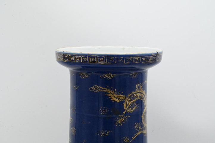 古玩陶瓷霽藍釉描金龍紋棒槌瓶真品鑒賞圖