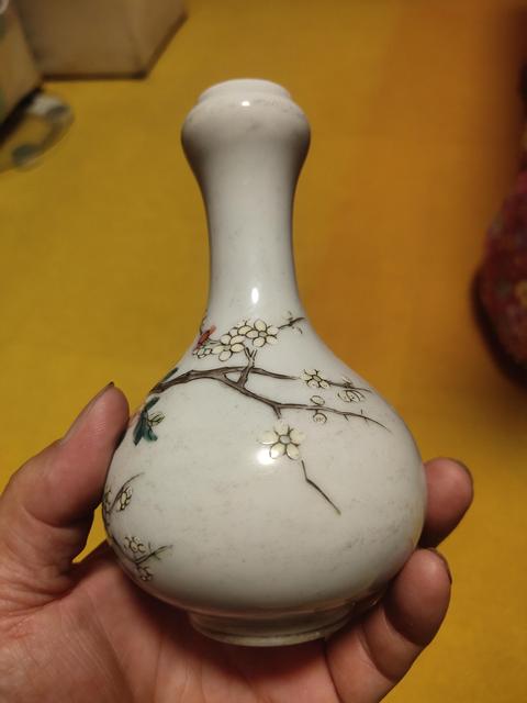 古玩陶瓷花蝶紋粉彩洗口瓶真品鑒賞圖