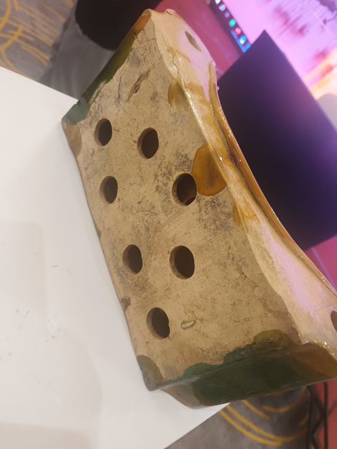 古玩陶瓷明三彩元寶枕真品鑒賞圖