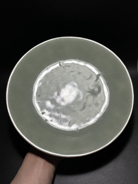 古玩陶瓷冬青釉盤真品鑒賞圖