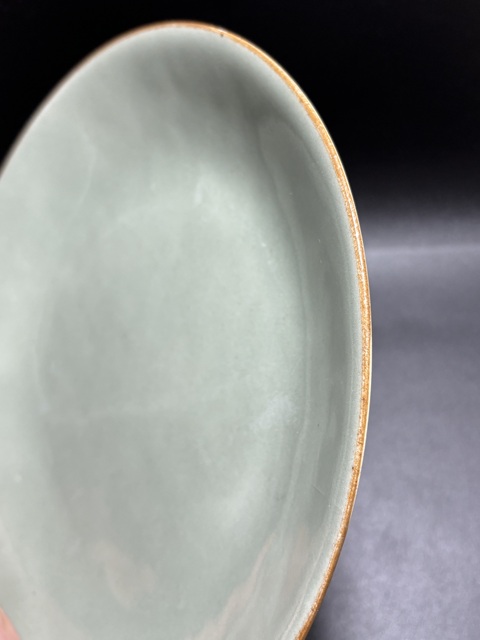 古玩陶瓷冬青釉盤真品鑒賞圖