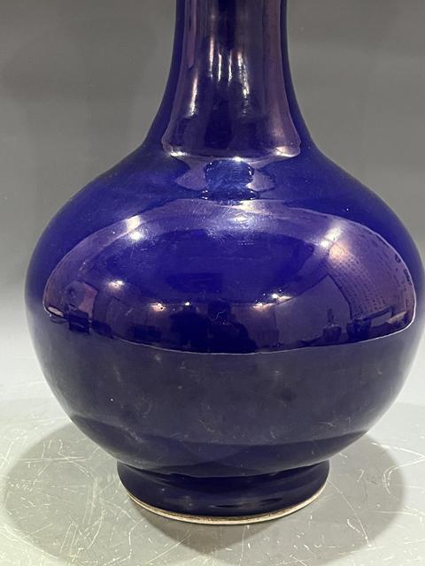 古玩陶瓷霽藍釉描金龍紋賞瓶真品鑒賞圖