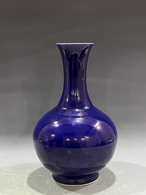 古玩陶瓷霽藍釉描金龍紋賞瓶真品鑒賞圖