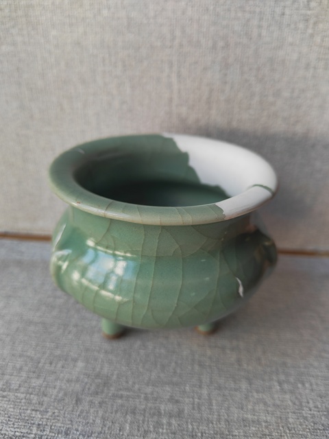 古玩陶瓷龍泉青瓷鬲式爐真品鑒賞圖