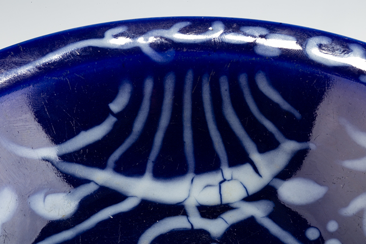 古玩陶瓷清中·霽藍(lán)釉堆白花卉紋高足碗真品鑒賞圖