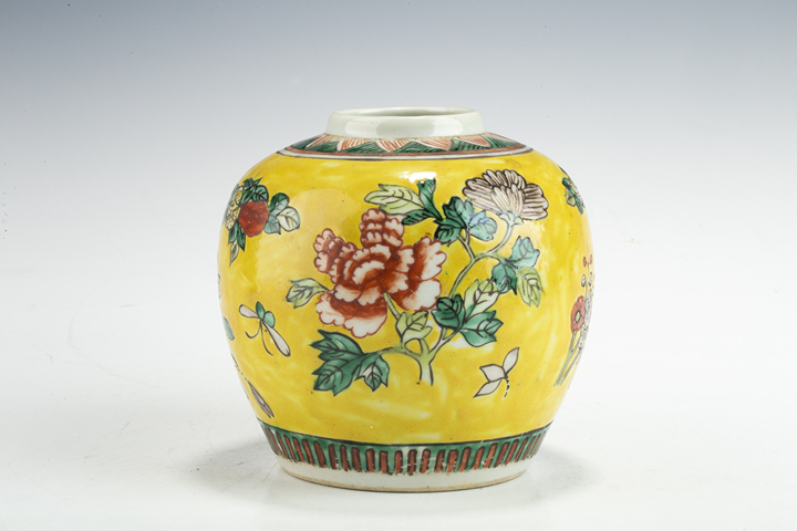 古玩陶瓷清晚·黃地五彩花卉紋罐真品鑒賞圖