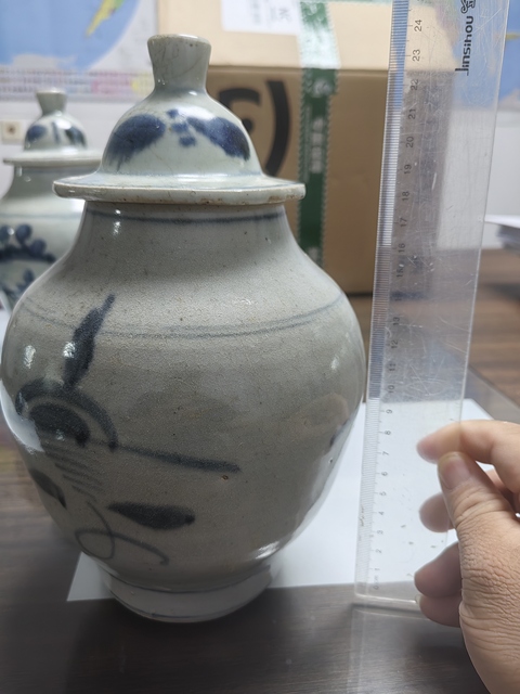 古玩陶瓷青花山水人物紋蓋罐真品鑒賞圖