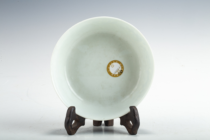 古玩陶瓷清晚·青花纏枝牡丹紋淺碗真品鑒賞圖