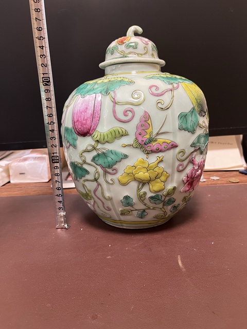 古玩陶瓷青釉粉彩瓜瓞綿綿蓋罐真品鑒賞圖