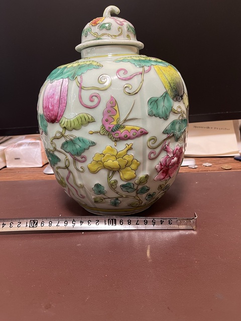 古玩陶瓷青釉粉彩瓜瓞綿綿蓋罐真品鑒賞圖