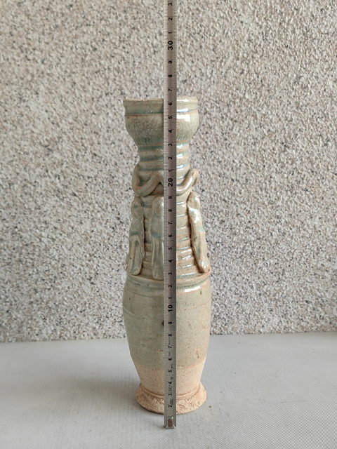 古玩陶瓷青白釉貼塑人物龍紋瓶真品鑒賞圖