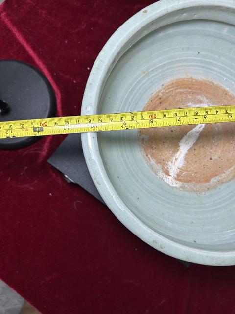 古玩陶瓷青釉三足香爐真品鑒賞圖