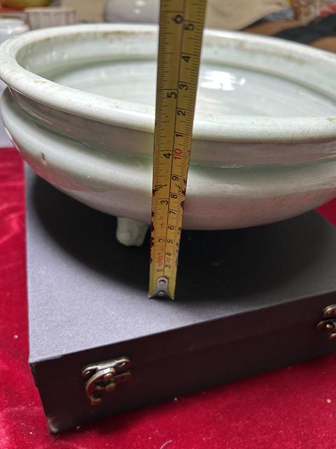 古玩陶瓷青釉三足香爐真品鑒賞圖