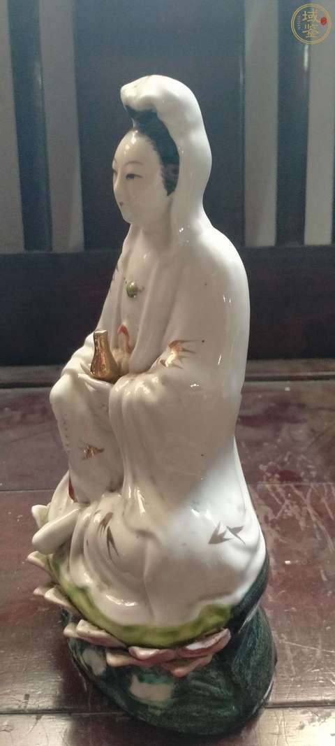 古玩陶瓷粉彩觀音造像真品鑒賞圖