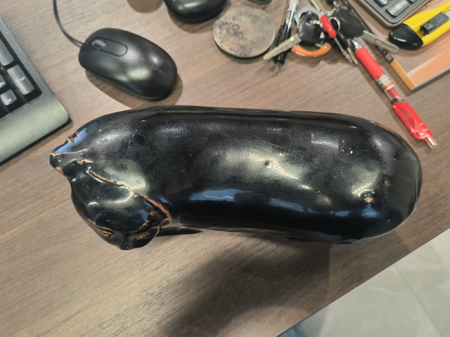 古玩陶瓷磁州窯黑釉貓兒枕真品鑒賞圖