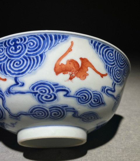 古玩陶瓷青花礬紅洪福齊天碗真品鑒賞圖