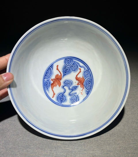 古玩陶瓷青花礬紅洪福齊天碗真品鑒賞圖