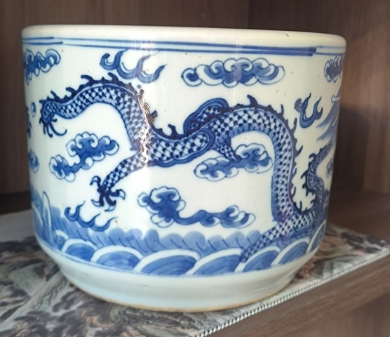 古玩陶瓷青花龍紋爐真品鑒賞圖