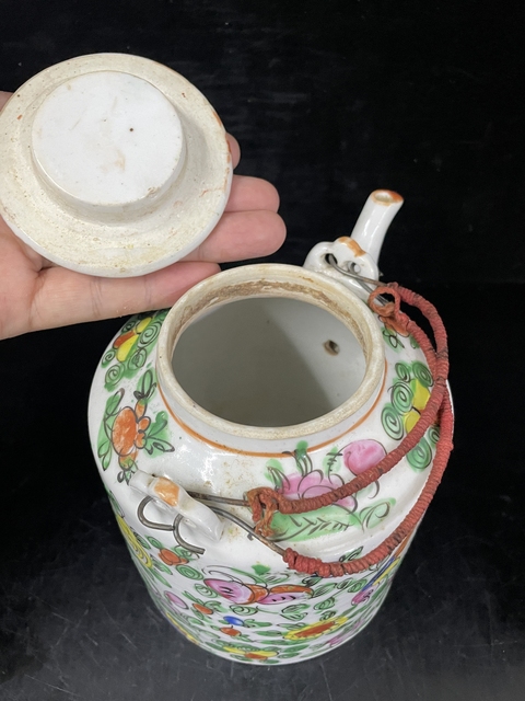 古玩陶瓷廣彩花鳥紋提梁壺真品鑒賞圖