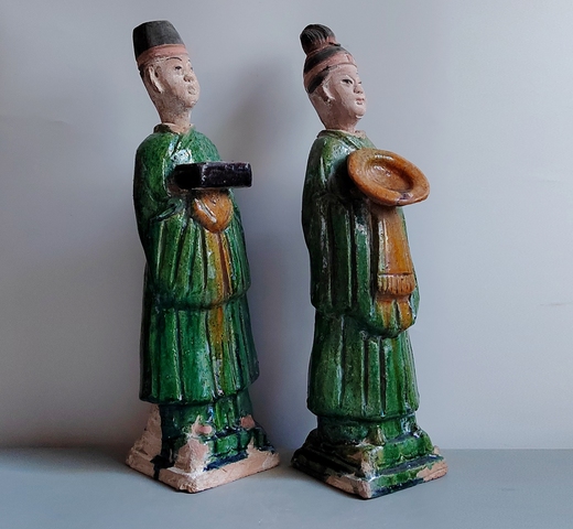 古玩陶瓷明三彩人物俑真品鑒賞圖