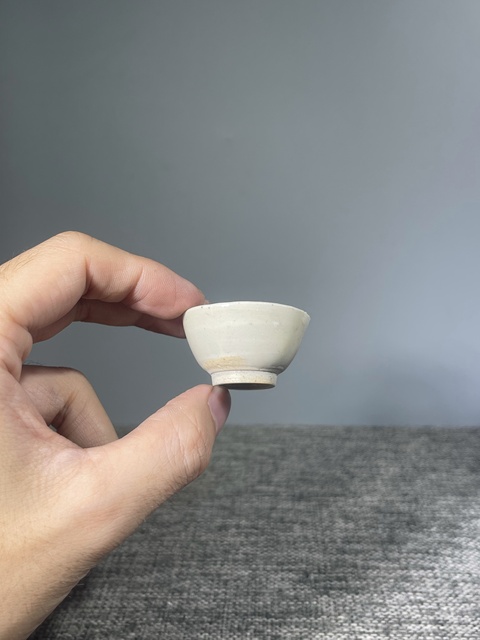古玩陶瓷元末明初.白釉茶杯(有點(diǎn)米黃釉的感覺)拍賣,當(dāng)前價(jià)格0元