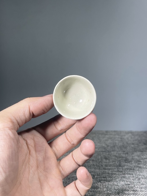 古玩陶瓷元末明初.白釉茶杯(有點(diǎn)米黃釉的感覺)拍賣,當(dāng)前價(jià)格0元