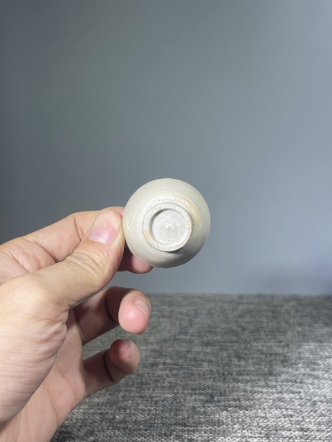 古玩陶瓷元末明初.白釉茶杯(有點(diǎn)米黃釉的感覺)拍賣,當(dāng)前價(jià)格0元