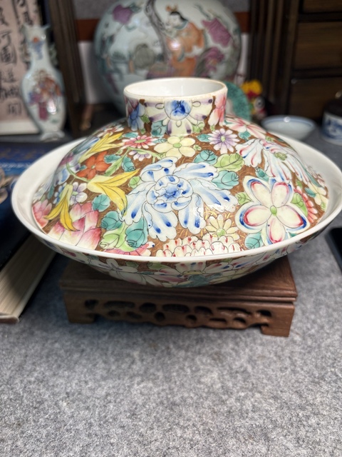 古玩陶瓷粉彩百花不落地紋蓋碗真品鑒賞圖