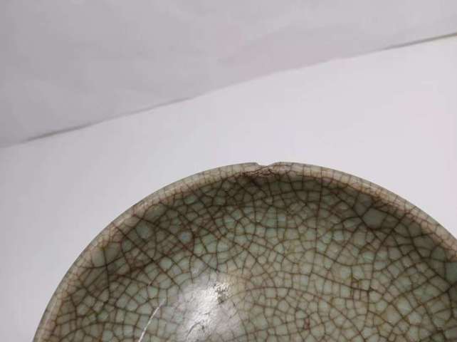 古玩陶瓷哥釉盤真品鑒賞圖
