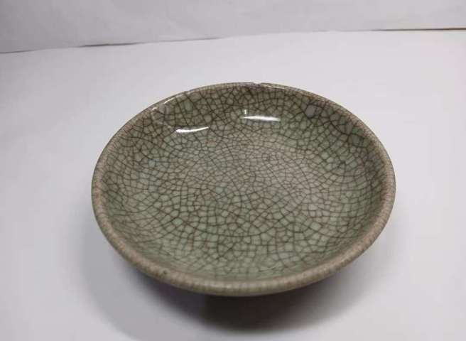 古玩陶瓷哥釉盤真品鑒賞圖