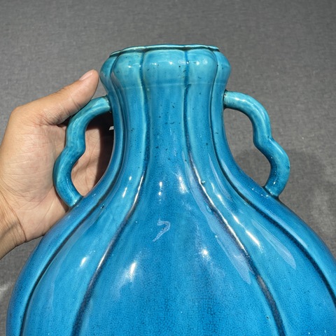 古玩陶瓷孔雀蘭釉抱月瓶真品鑒賞圖