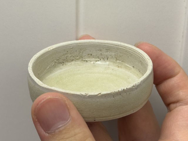 古玩陶瓷相州窯蝴蝶蓋盒真品鑒賞圖