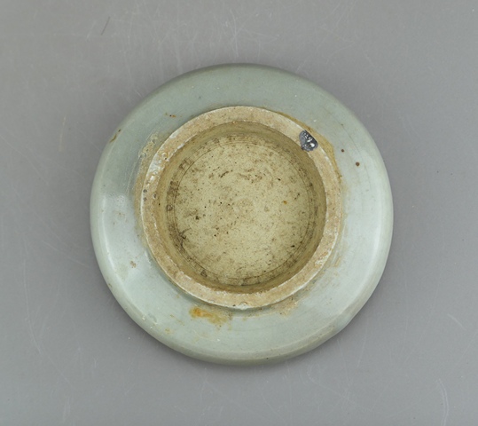 古玩陶瓷龍泉青瓷托盤真品鑒賞圖