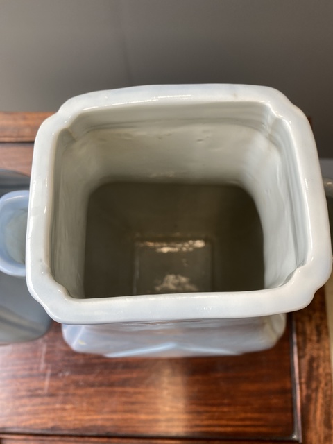 古玩陶瓷天藍釉貫耳瓶真品鑒賞圖