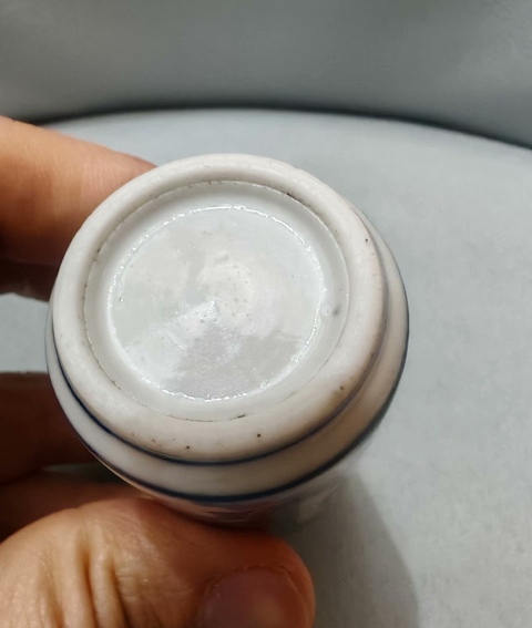 古玩陶瓷青花人物故事鼻煙壺真品鑒賞圖