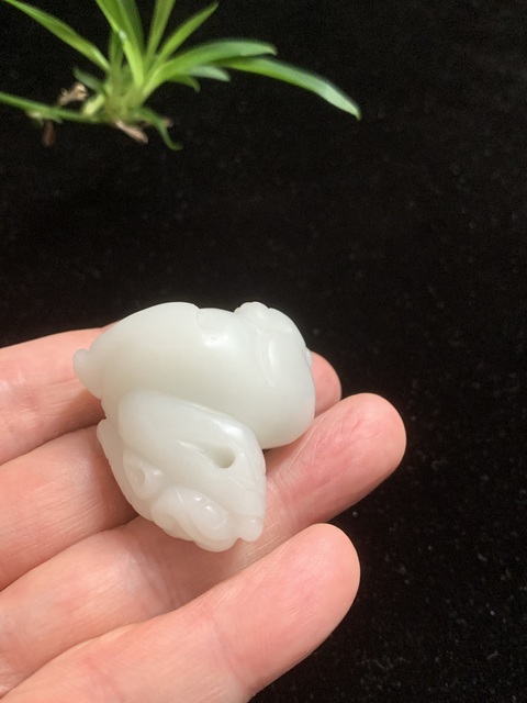 古玩玉器和田玉雕“瑞獸”把件真品鑒賞圖