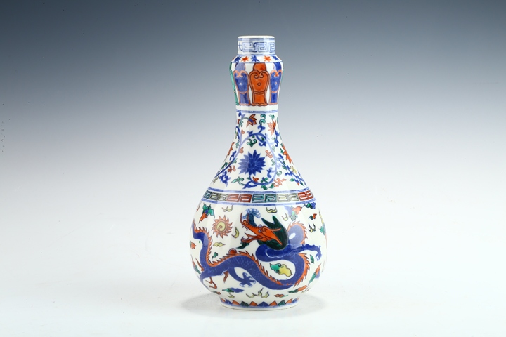 古玩陶瓷民國至創匯·青花五彩龍紋蒜頭瓶真品鑒賞圖