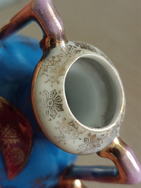 古玩陶瓷西洋人物雙耳賞瓶真品鑒賞圖