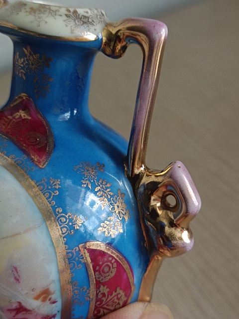 古玩陶瓷西洋人物雙耳賞瓶真品鑒賞圖