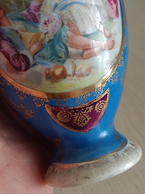 古玩陶瓷西洋人物雙耳賞瓶真品鑒賞圖