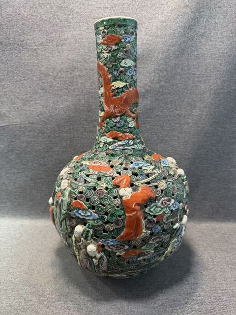 古玩陶瓷五彩堆塑八仙人物天球瓶真品鑒賞圖