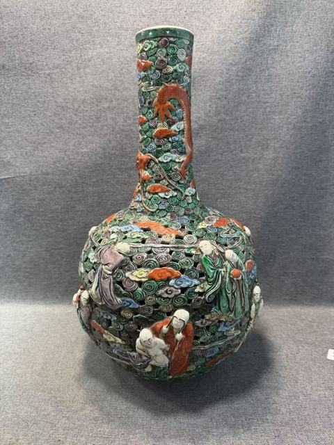 古玩陶瓷五彩堆塑八仙人物天球瓶真品鑒賞圖