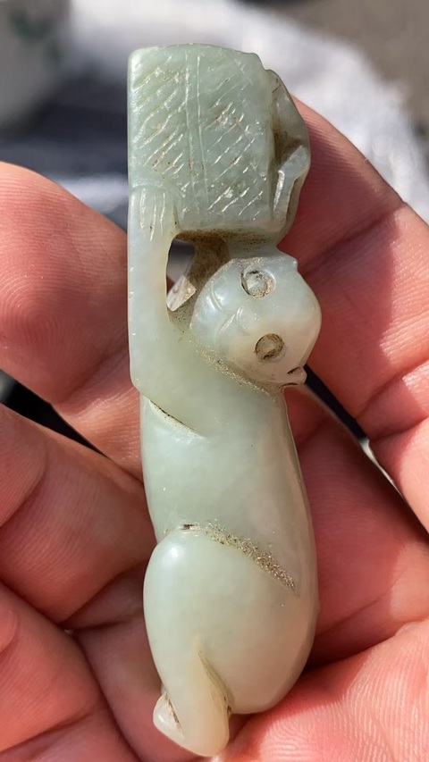 古玩玉器包袱猴真品鑒賞圖