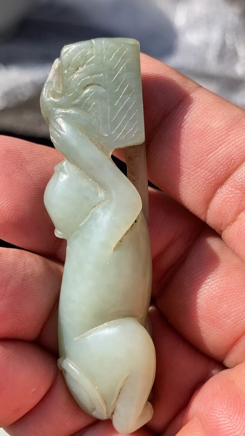 古玩玉器包袱猴真品鑒賞圖