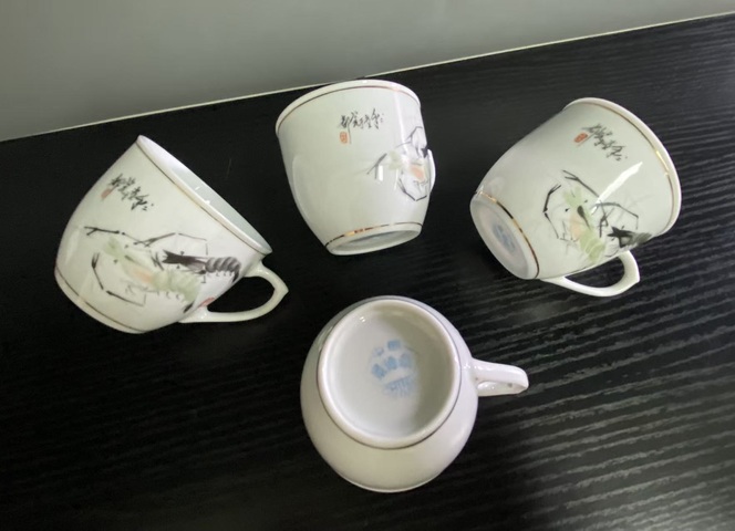 古玩陶瓷粉彩畫蝦紋杯真品鑒賞圖