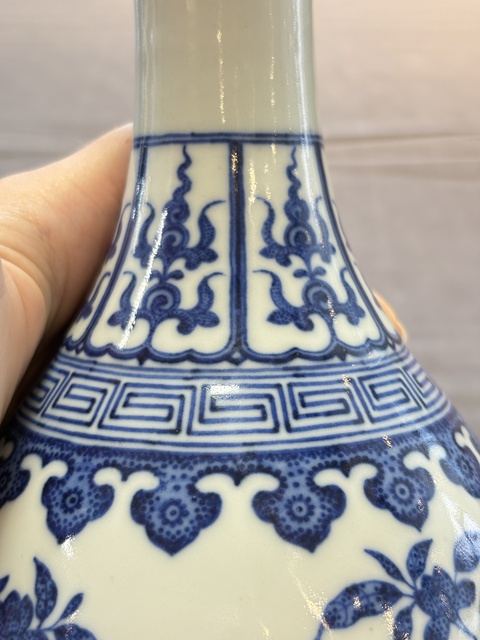 古玩陶瓷青花三多紋蒜頭瓶真品鑒賞圖