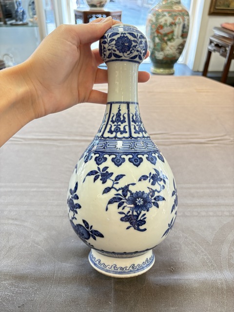 古玩陶瓷青花三多紋蒜頭瓶真品鑒賞圖