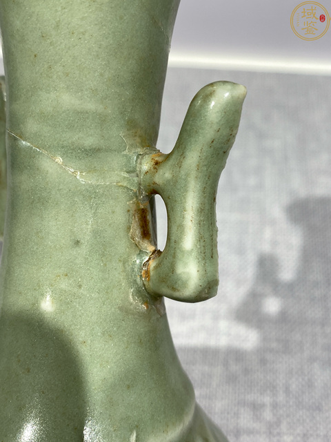 古玩陶瓷龍泉青瓷鳳紋雙耳瓶真品鑒賞圖